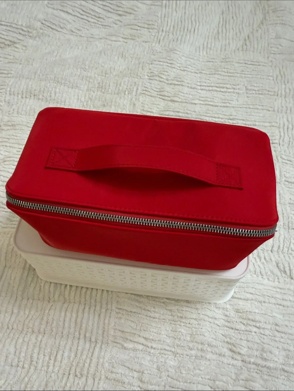 N/A compact red